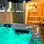 16 Lakes Hotel