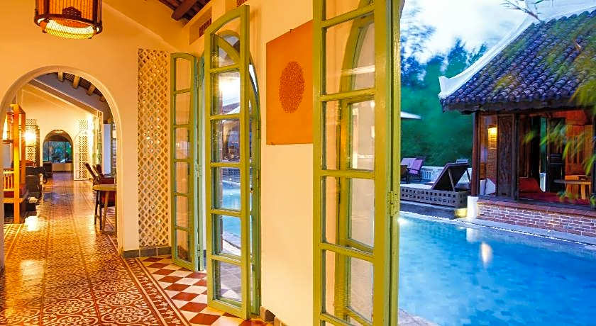 Villa Louise Hue Beach Hotel