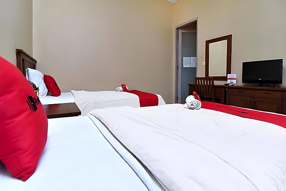 RedDoorz near Pantai Sanur Bali