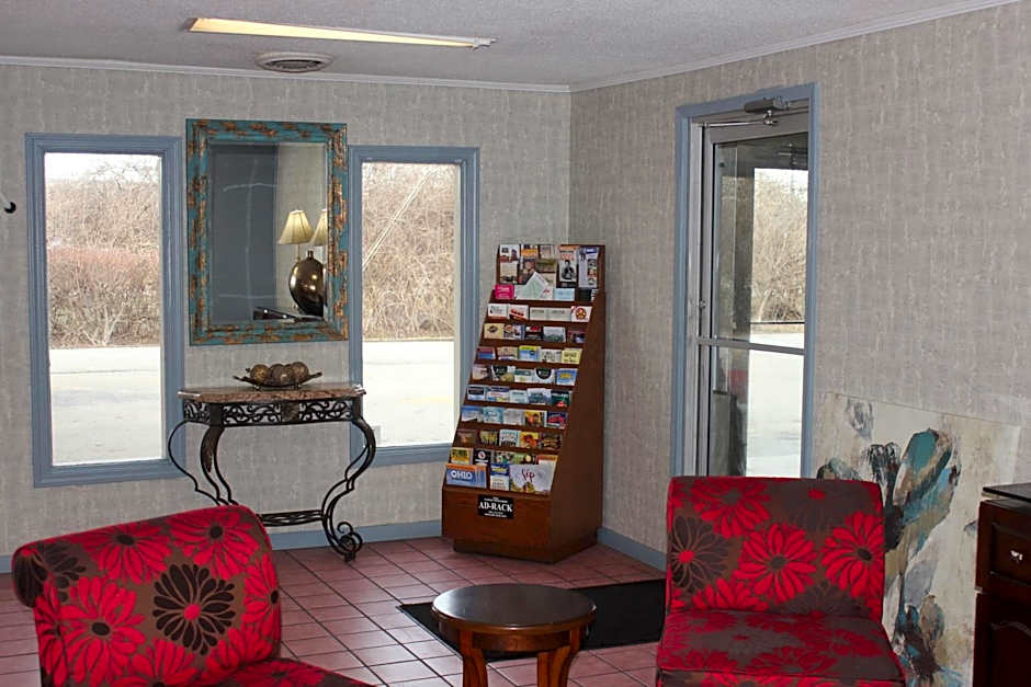 Red Carpet Inn - Louisville