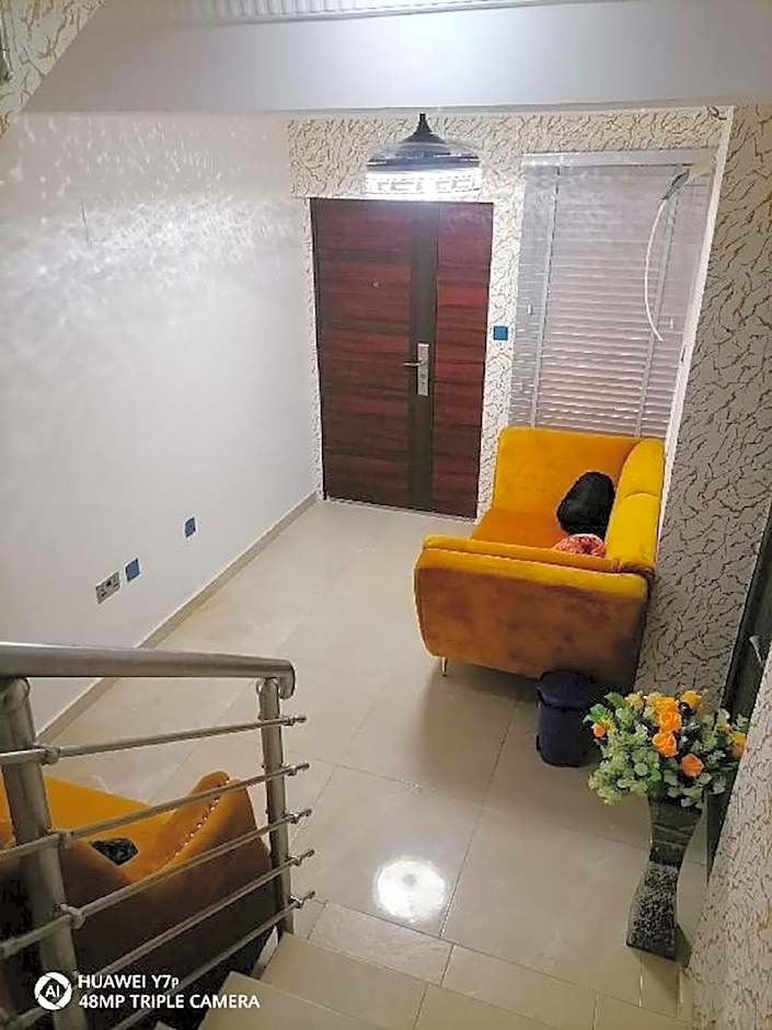COZY SUITES