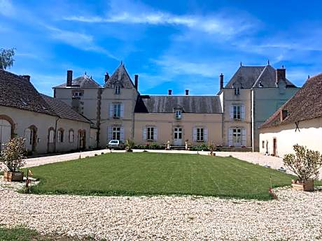 CHATEAU DE CHAVANNES
