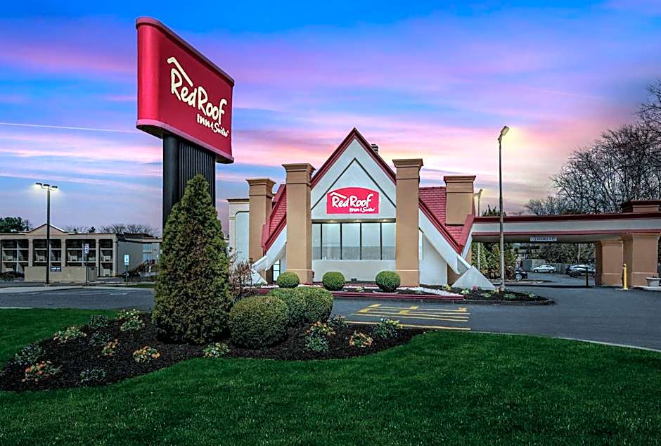 Red Roof Inn And Suites Newark - University
