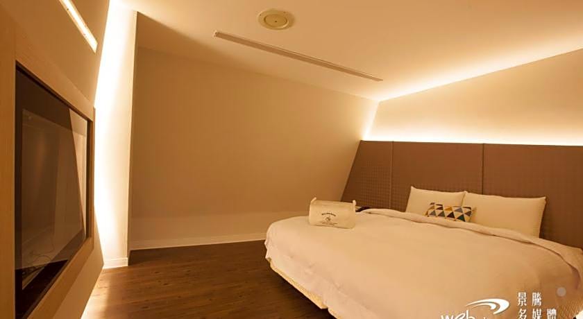 YA-NOLD HOT SPRING HOTEL