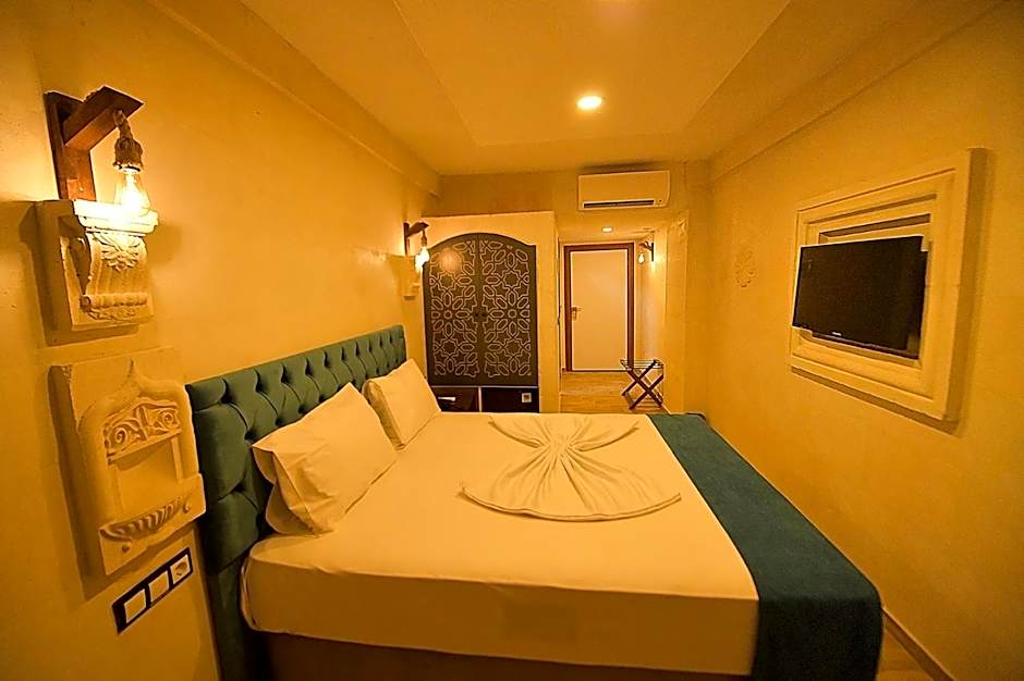 MİDYAT LADİNOS OTEL