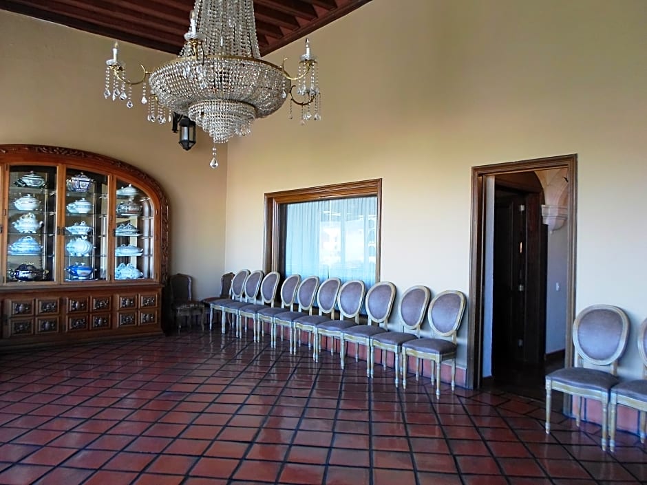 Hotel Virrey De Mendoza