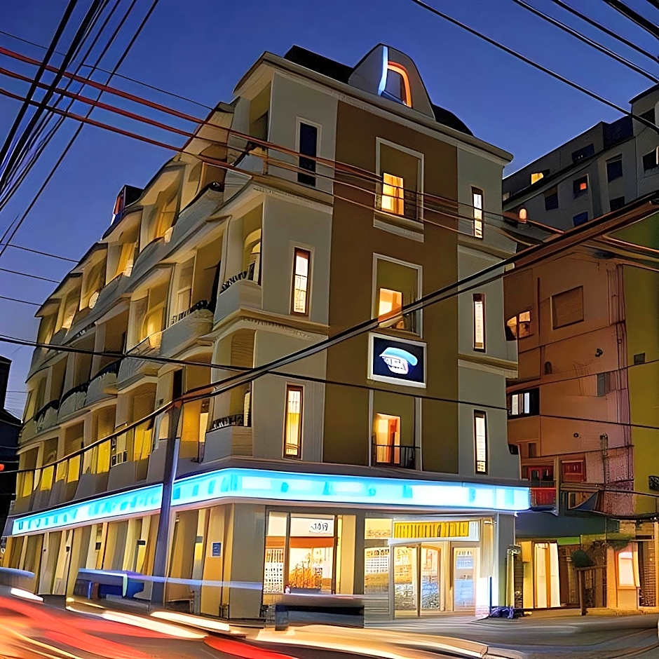 Okinawa Kariyushi Lch Izumizaki Kenchomae Hotel