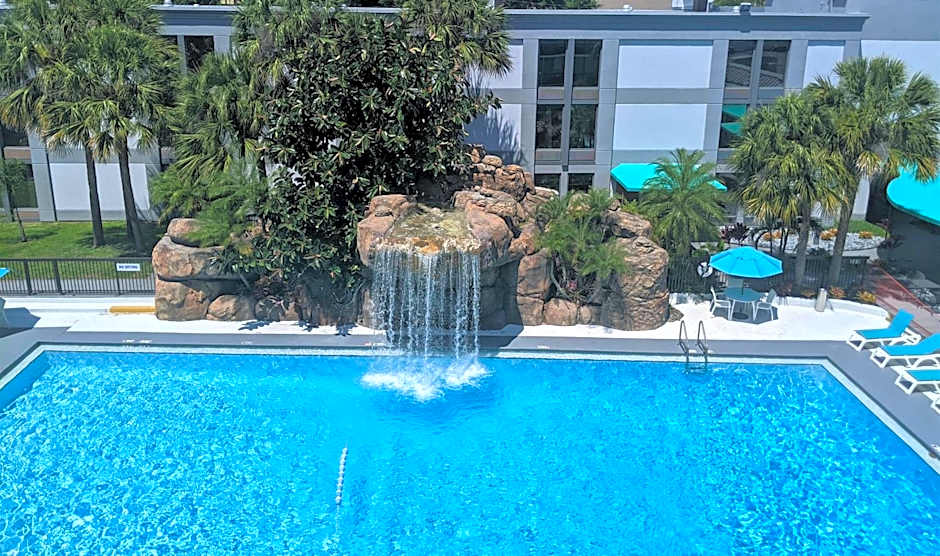 Opal Hotel & Suites