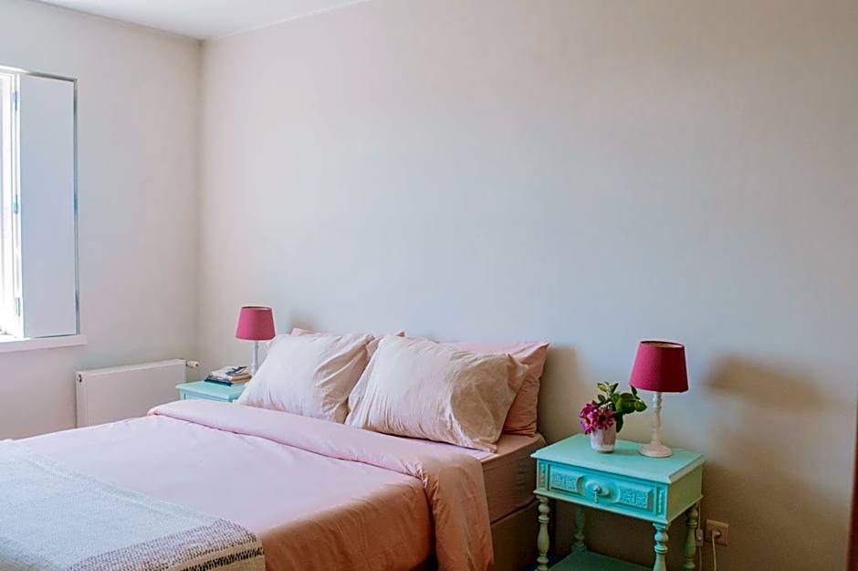 Just like Home - Number 8 em Quinta das Mineirinhas