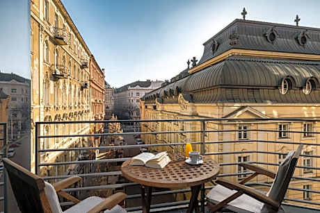 Standard with terrace (3 adults)