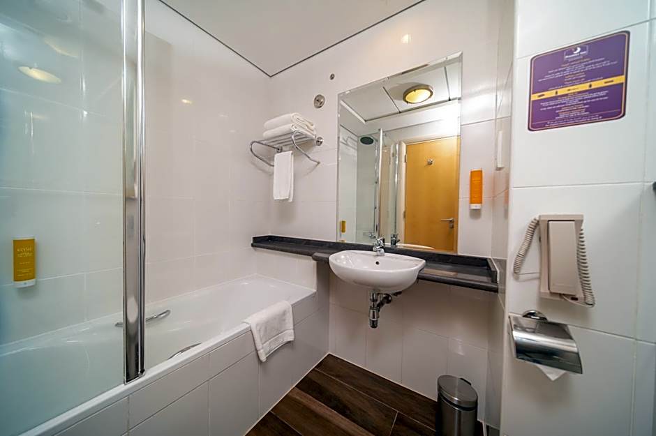 Premier Inn Dubai Investments Park - An Emirates Group Company
