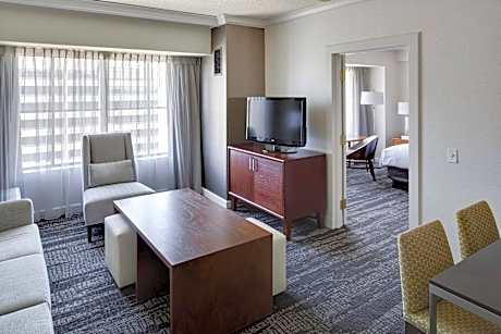 Concierge lounge access, Executive Suite, 1 King