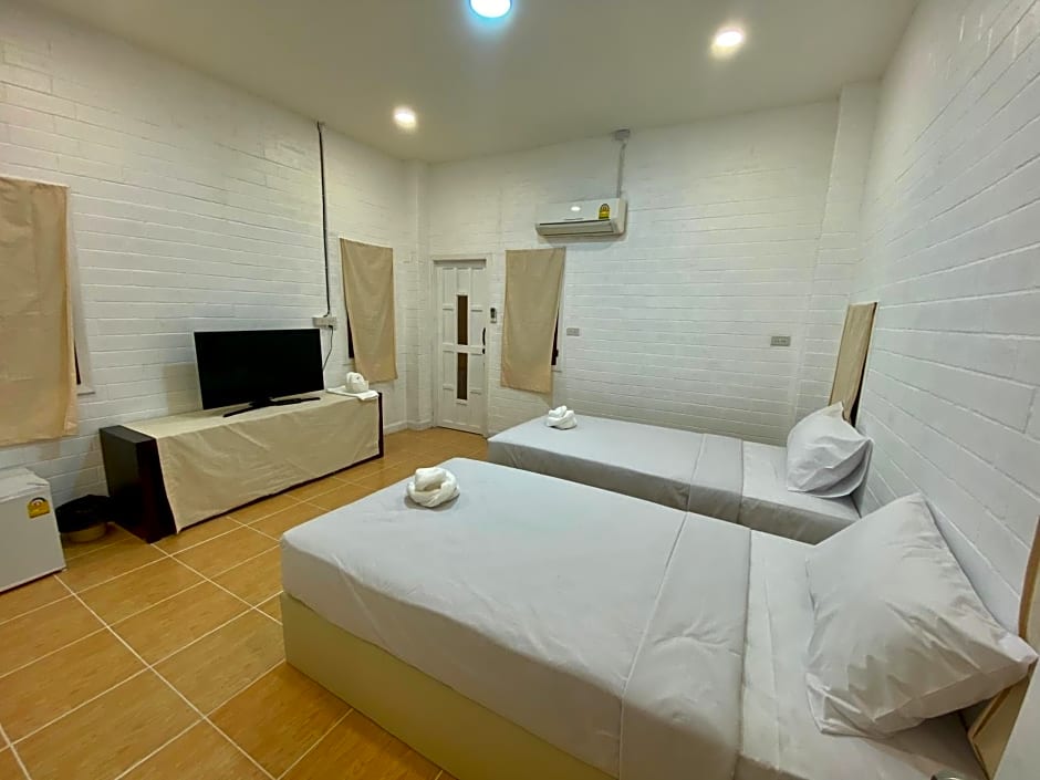 Whitehouse cafe&Guesthouse