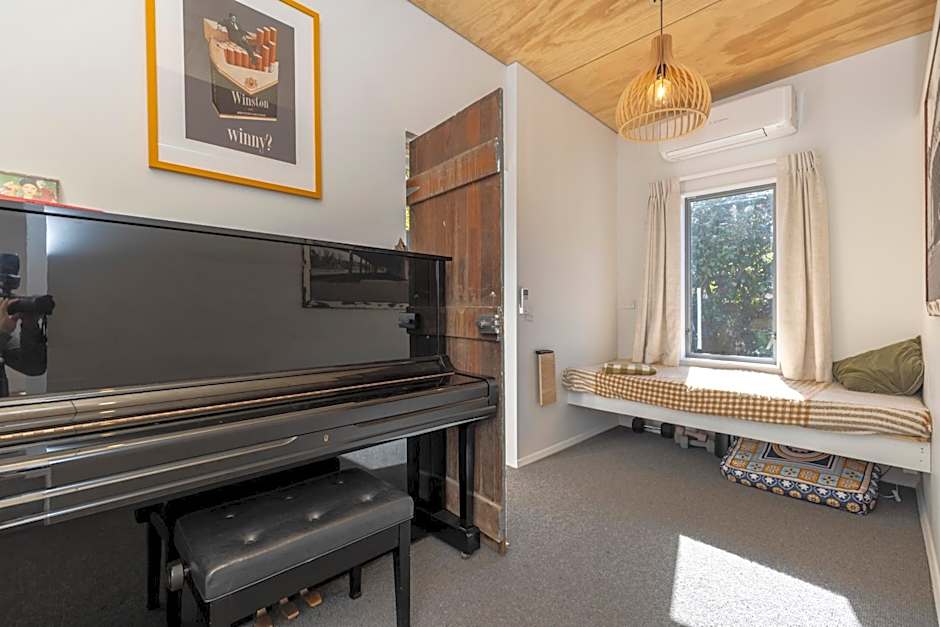 Otaki Beach Guesthouse