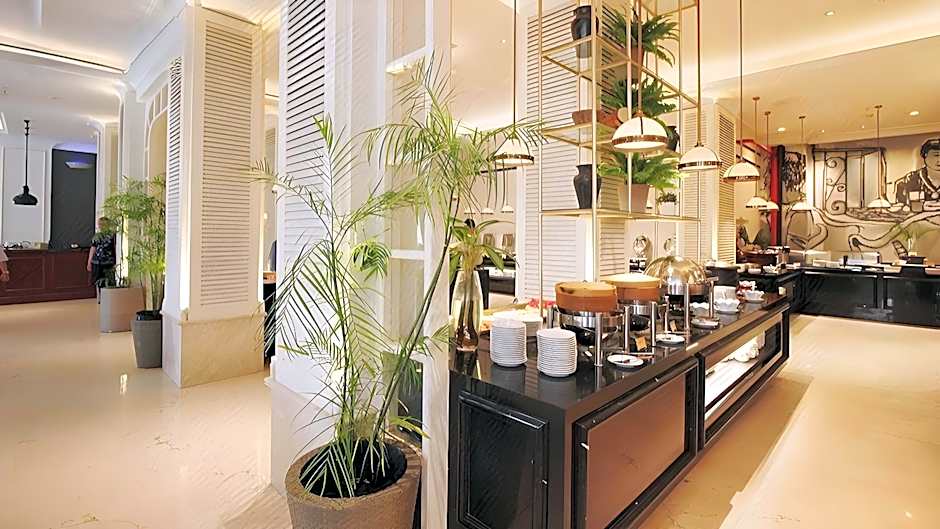 Java Paragon Hotel & Residences