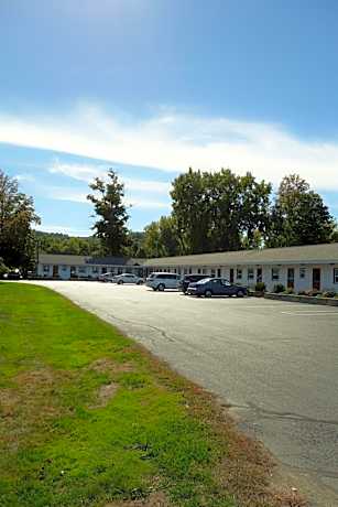 Monument Mountain Motel