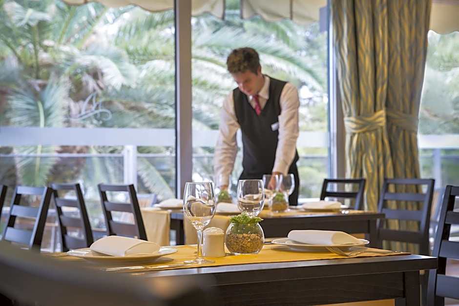 Aminess Grand Azur Hotel