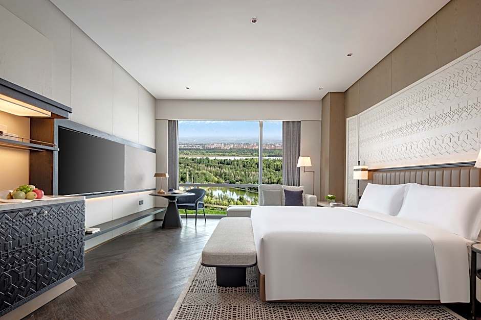 Foto 1 di 3 di Classic 1 King Bed, River View