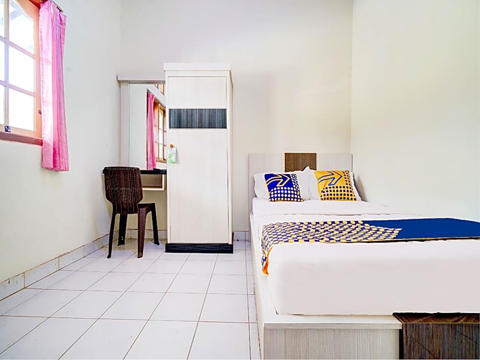 SPOT ON 93005 Berkah Kedawung Syariah  Near Fakultas Farmasi Universitas Muhammadiyah Ahmad Dahlan C