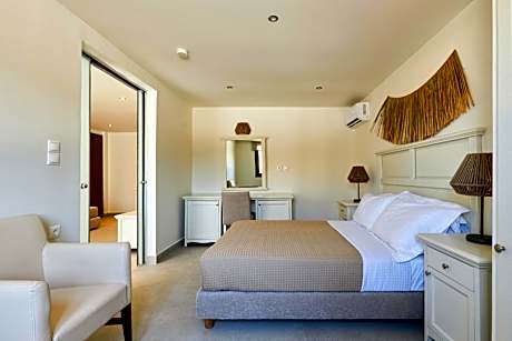 Deluxe Suite with Sea View