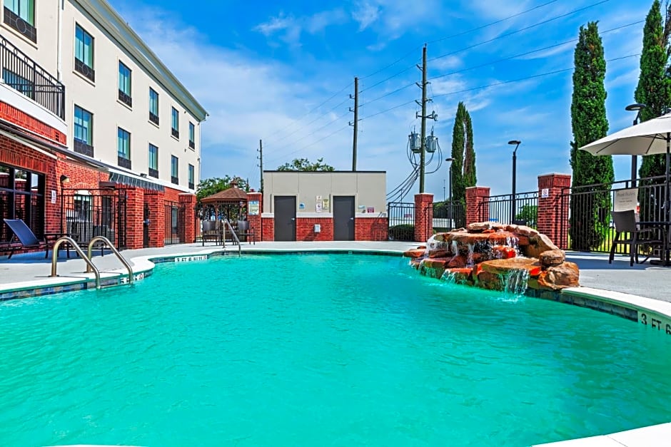 Holiday Inn Express & Suites Sealy By IHG