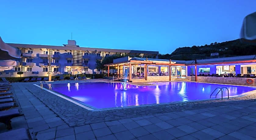 Zoes Hotel Studios