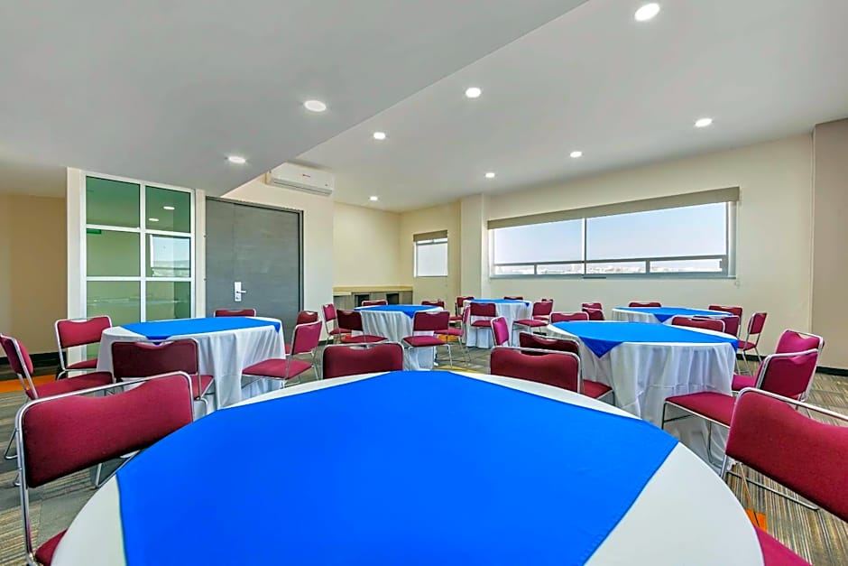 BeWow Hotel Querétaro