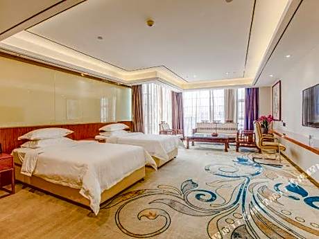 Zhongbo Art Hotel (Hualin Temple Subway Station Store, Shangxiajiu Commercial Pedestrian Street)