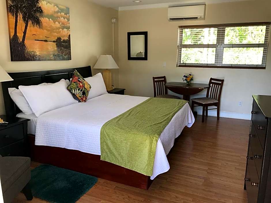 Harborside Motel & Marina