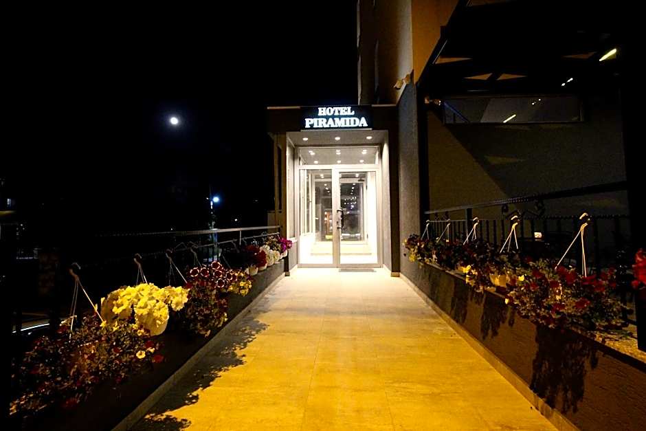Hotel Piramida
