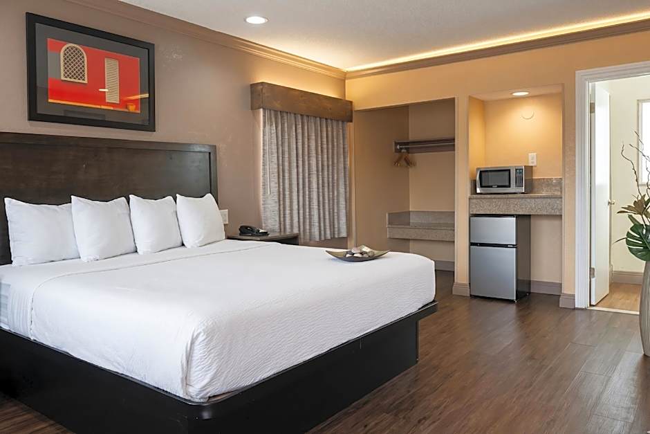 Om Park Inn and Suites El Cajon near San Diego