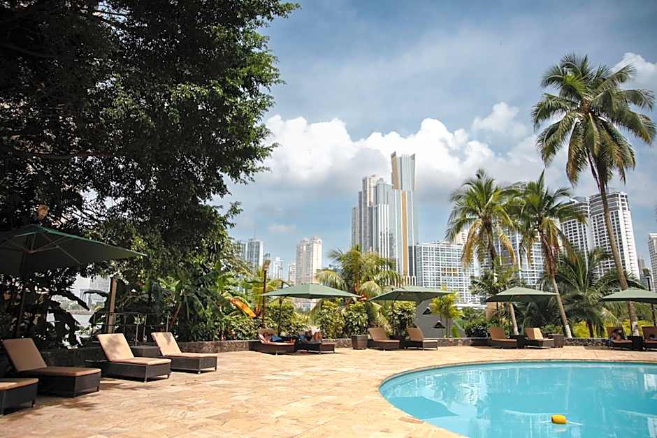 Plaza Paitilla Inn