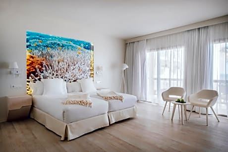 Twin Room with Side Sea View (1 Adult)