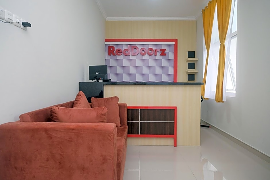 RedDoorz near Kawasan Bandara Ahmad Yani Semarang 2