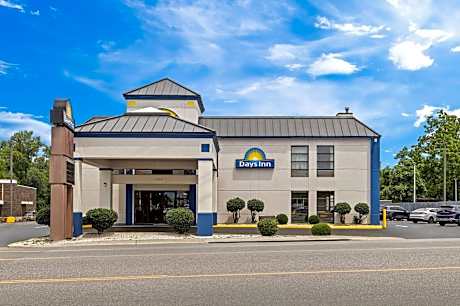 Days Inn by Wyndham Salem