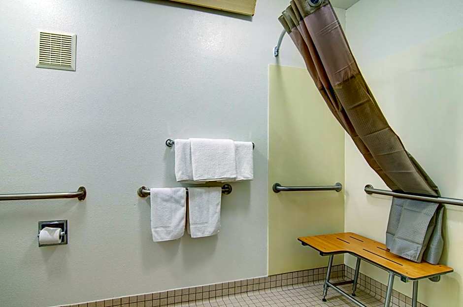 Motel 6-Springfield, MO - North