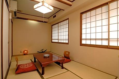 Japanese-Style Twin Room with Shared Bathroom