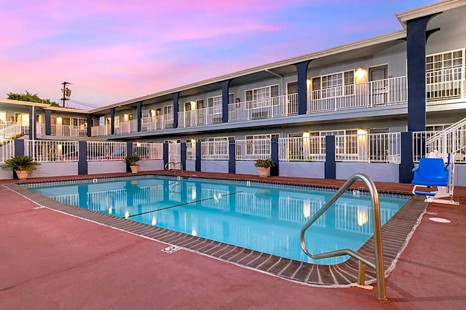 Best Western Orange Plaza