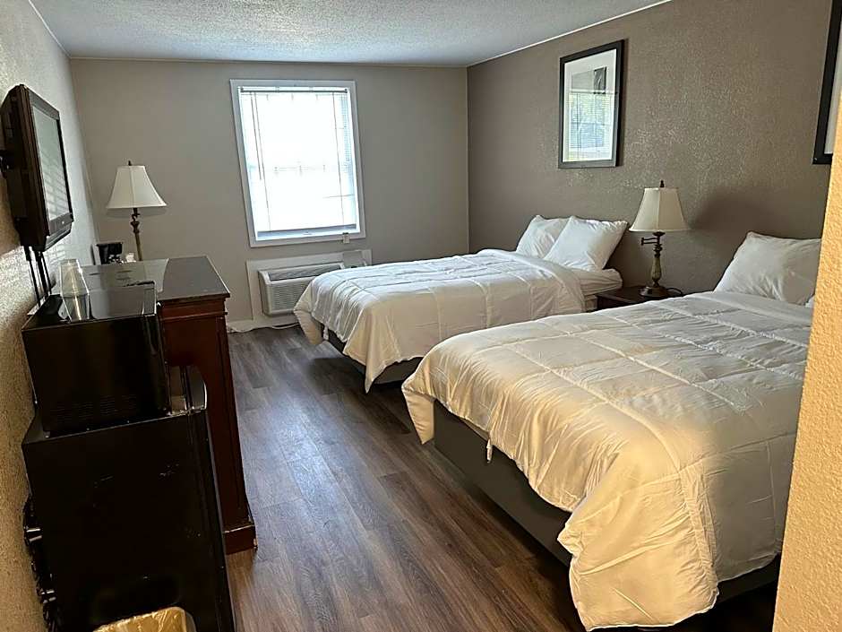 Whalers Inn and Suites
