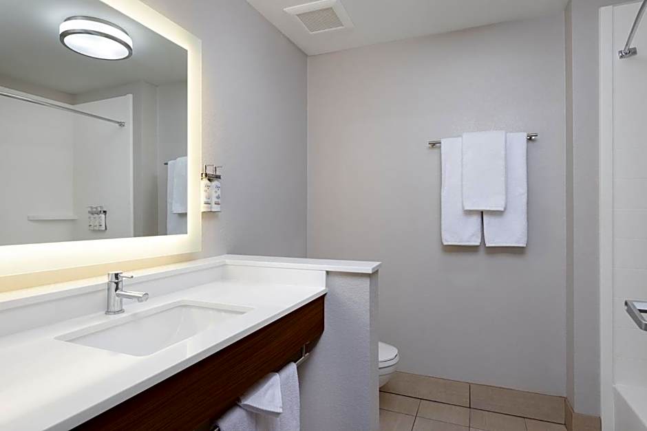 Holiday Inn Express & Suites Phoenix West - Buckeye By IHG