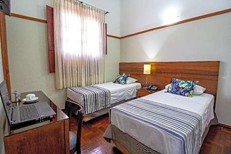 TWIN STANDARD CAPACITY 01