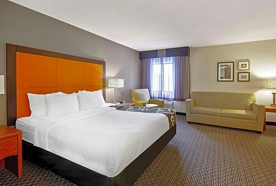 La Quinta Inn & Suites by Wyndham Harrisburg Airport Hershey