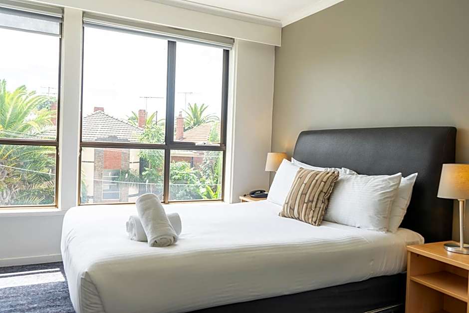 Cosmopolitan Hotel and Apartments