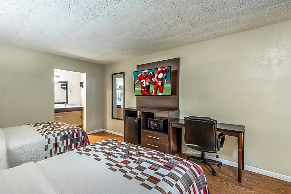 Red Roof Inn & Suites Wapakoneta