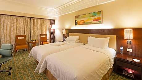 Premier Twin Room (Ocean Wing)