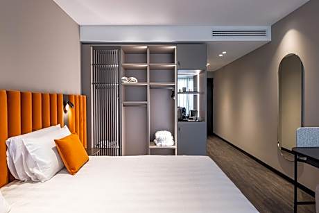 Superior Double or Twin Room with Pool View