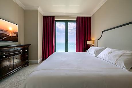 ROYAL SKY KING SUITE WITH SEA VIEW & BALCONY