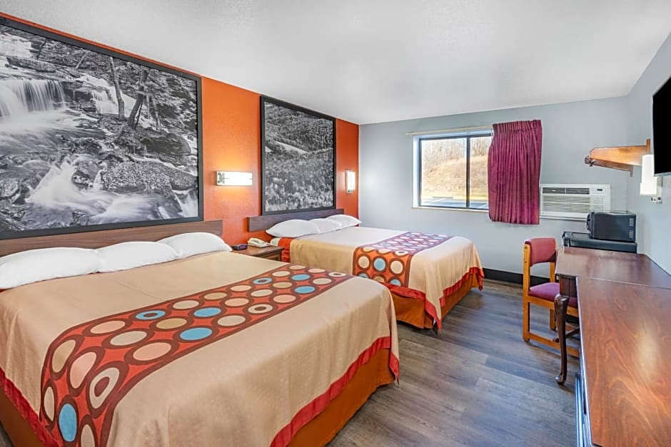 Super 8 by Wyndham Waynesburg - Newly Renovated