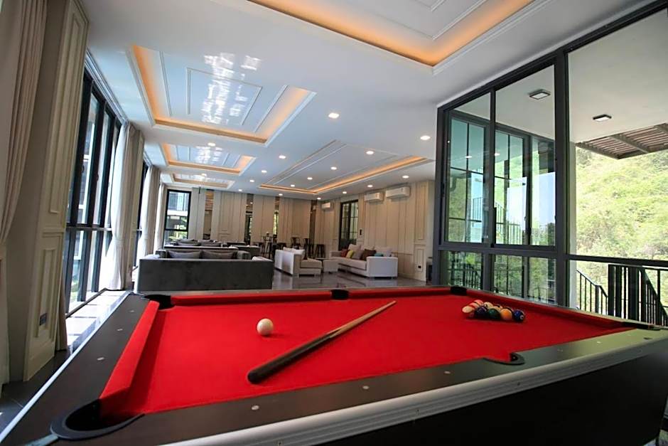 Execlusive Suite 209 by Forest Khaoyai