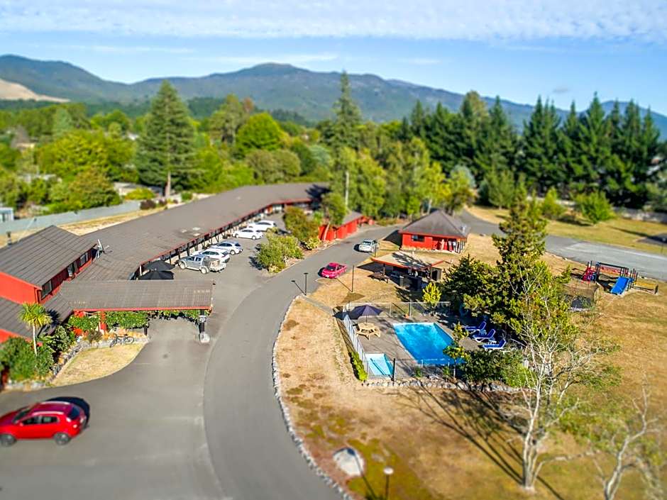 Parklands Motorlodge & Holiday Park
